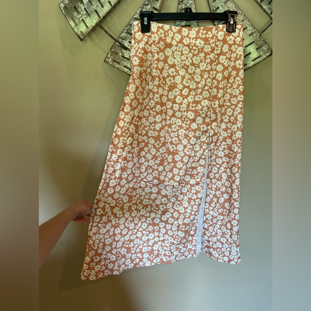 Floral slit skirt